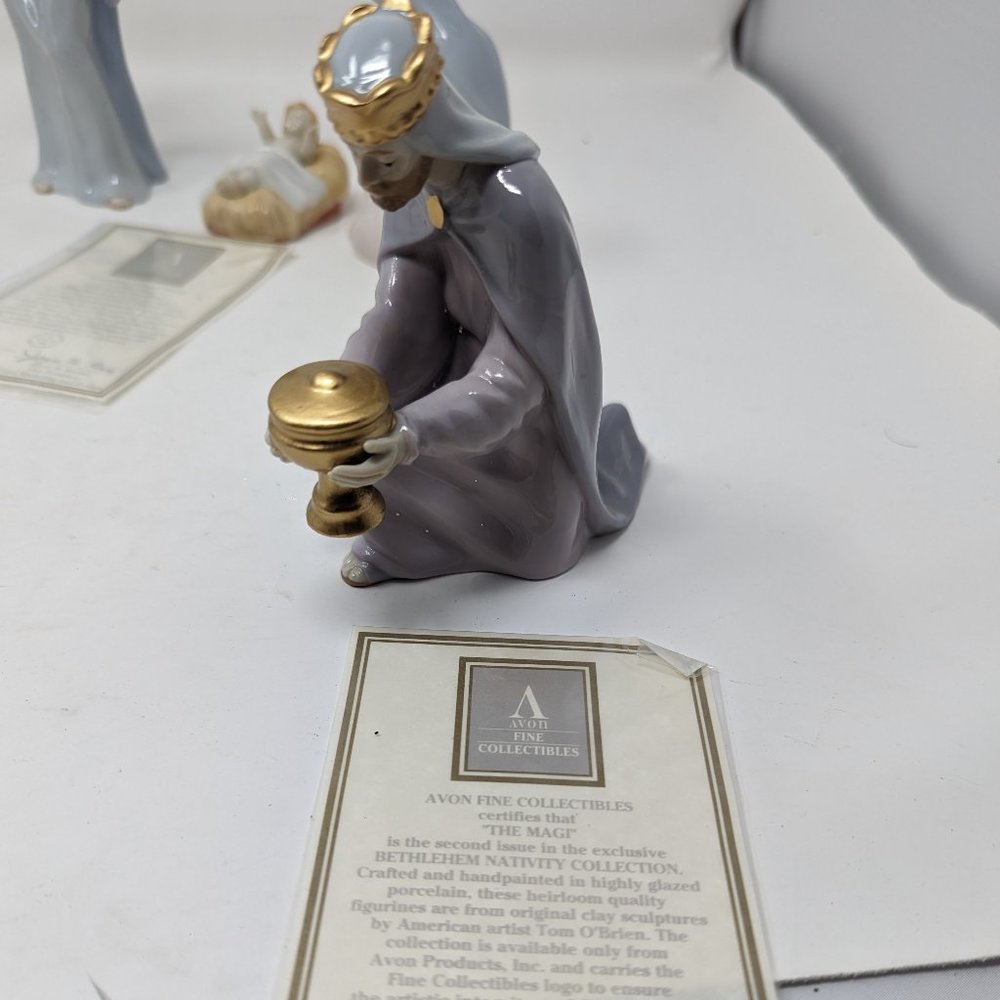 Vintage Avon 1992 Bethlehem Nativity Christmas Collection with COA's - Picture 13 of 15